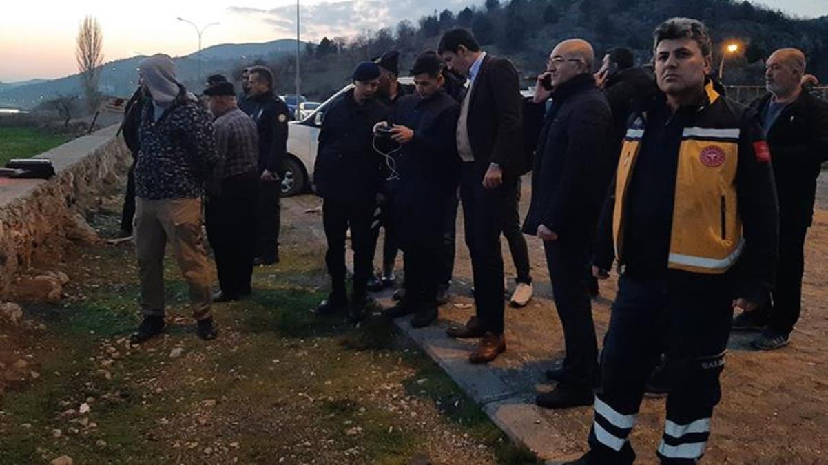 Adıyaman'da alabora olan tekneden suya düşen 3 kişiden 2'si aranıyor